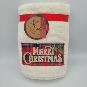 NWT Set of 2 Christmas Hand Towels